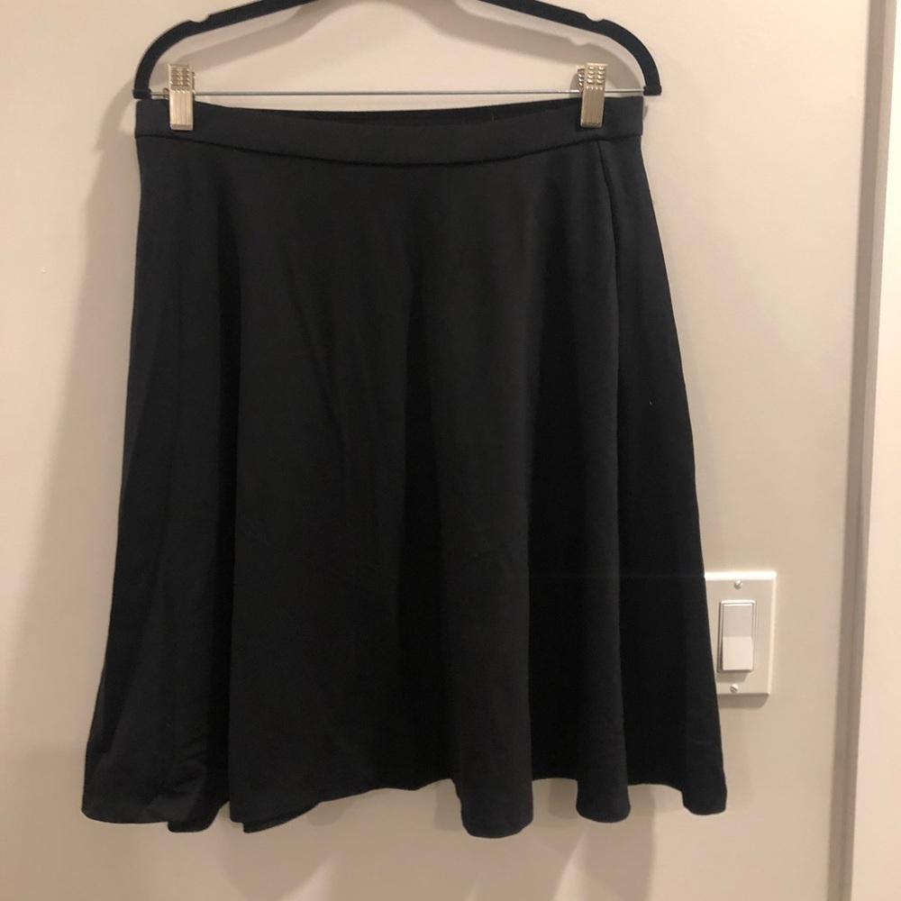 Heavyweight black flare skirt​
